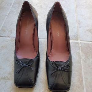 Etienne Aigner Black Leather Square-Toe Bow Pumps